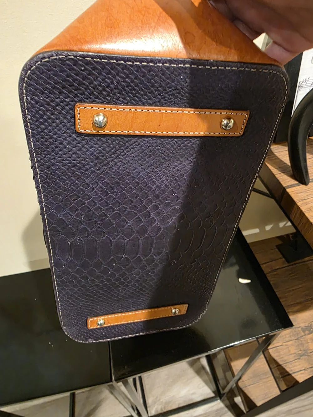 Satchel - Picture 3 of 8
